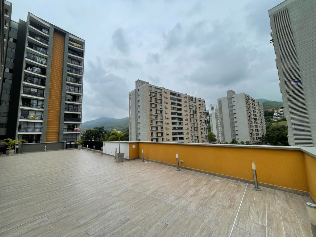 Apartamento En Venta - Urbanización La Flora, Cali