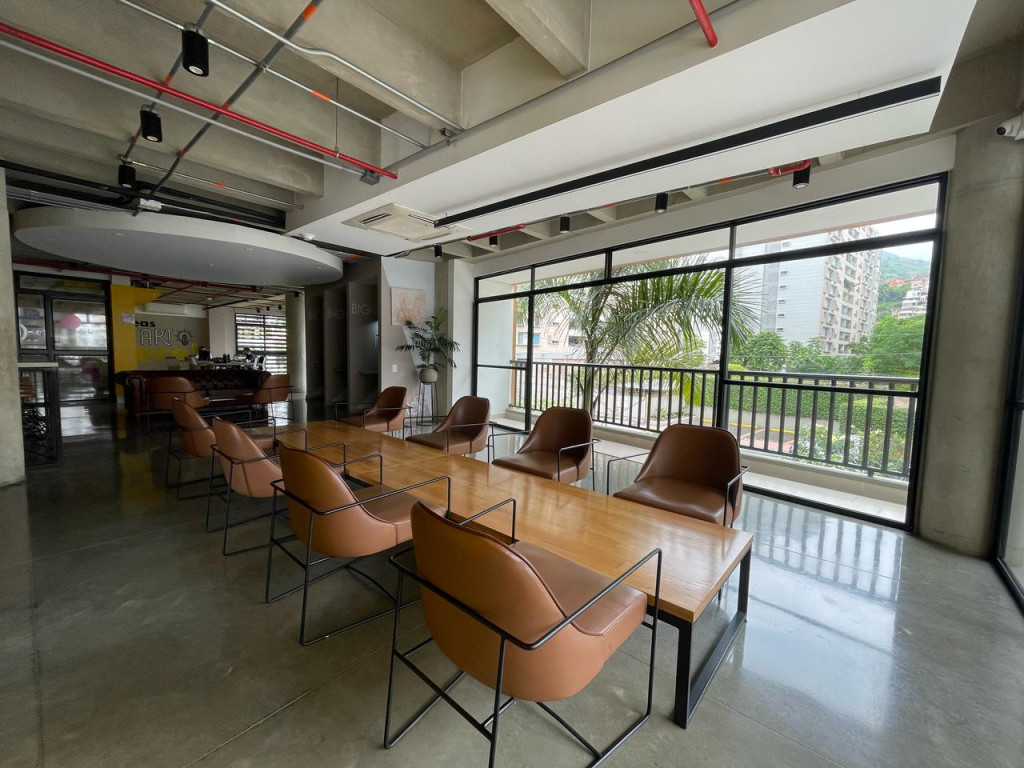 Apartamento En Venta - Urbanización La Flora, Cali