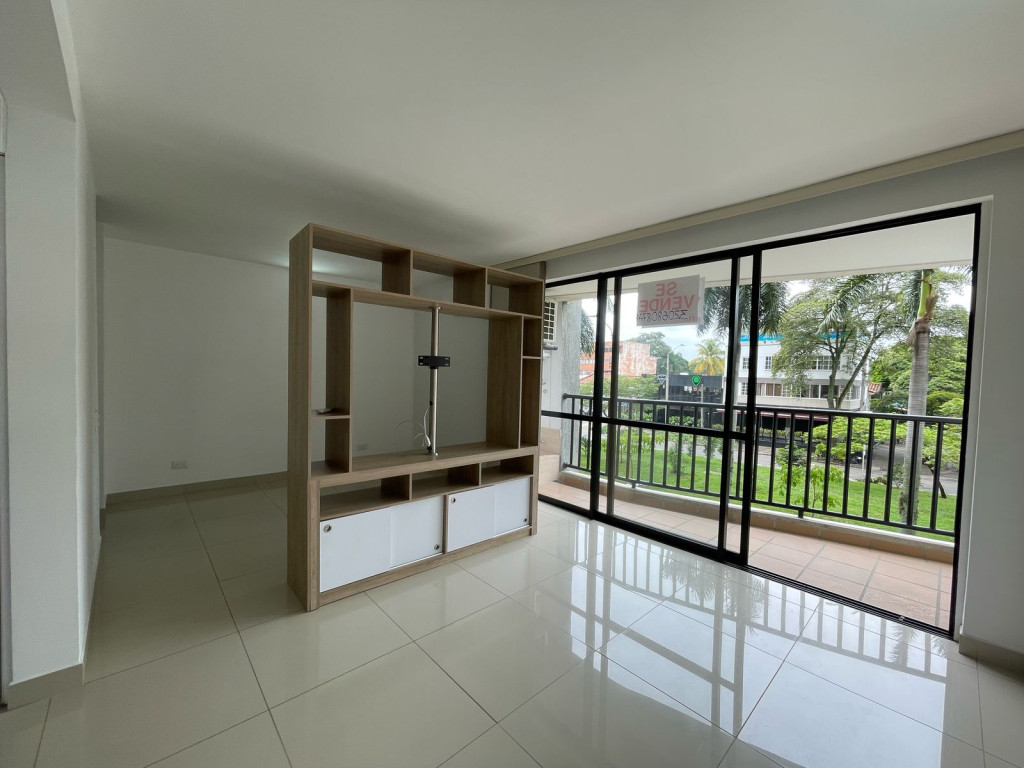 Apartamento En Venta - Urbanización La Flora, Cali