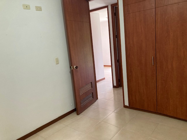 Apartamento En Venta - El Limonar, Cali