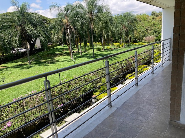 Apartamento En Venta - El Limonar, Cali