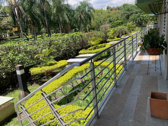 Apartamento En Venta - El Limonar, Cali