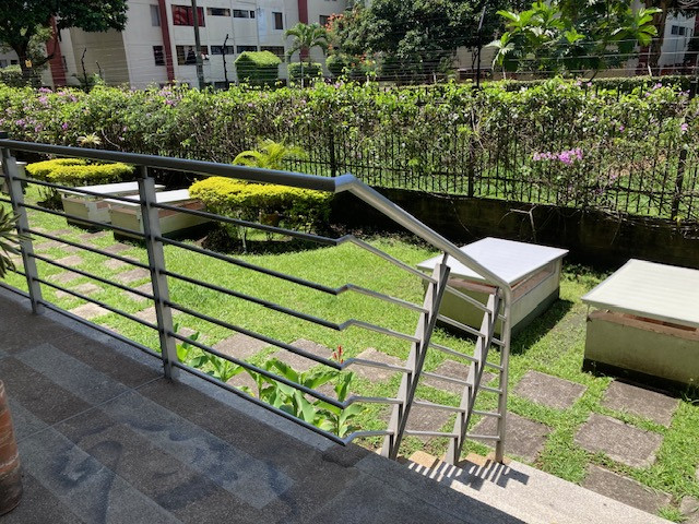 Apartamento En Venta - El Limonar, Cali