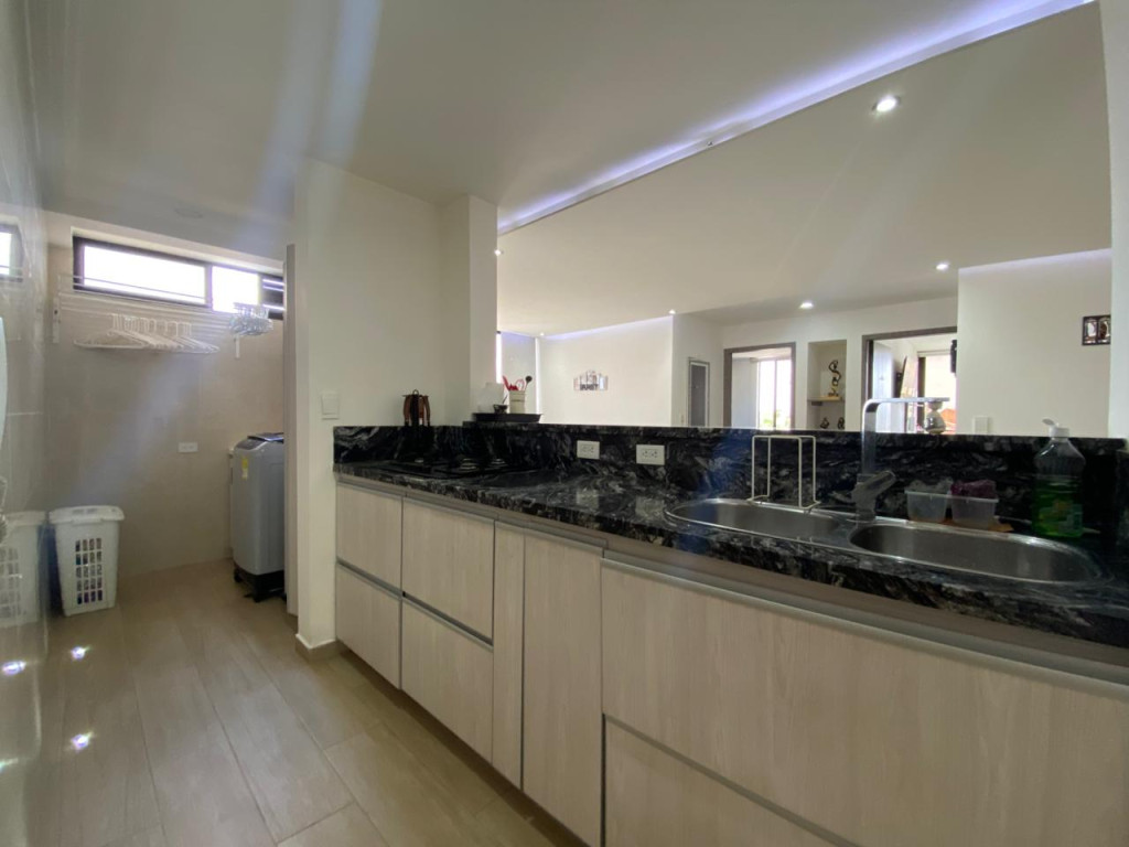 Apartamento En Venta - El Limonar, Cali