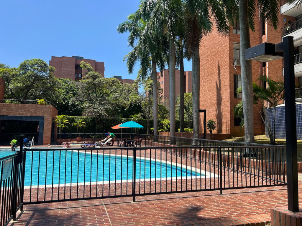 Apartamento En Venta - El Ingenio Ii, Cali