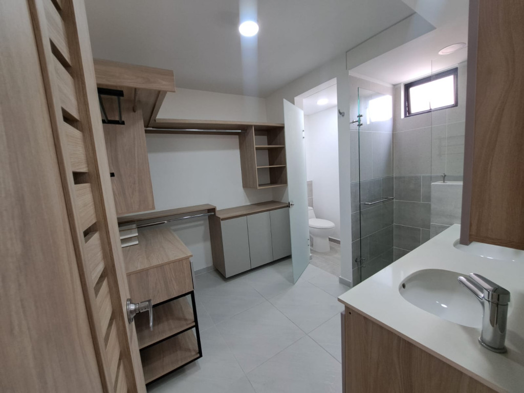 Apartamento En Venta - Valle Del Lili, Cali