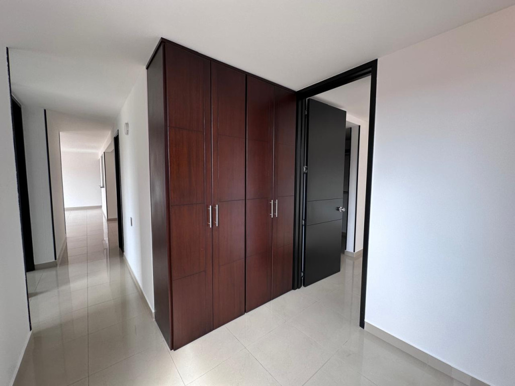 Apartamento En Venta - Valle Del Lili, Cali