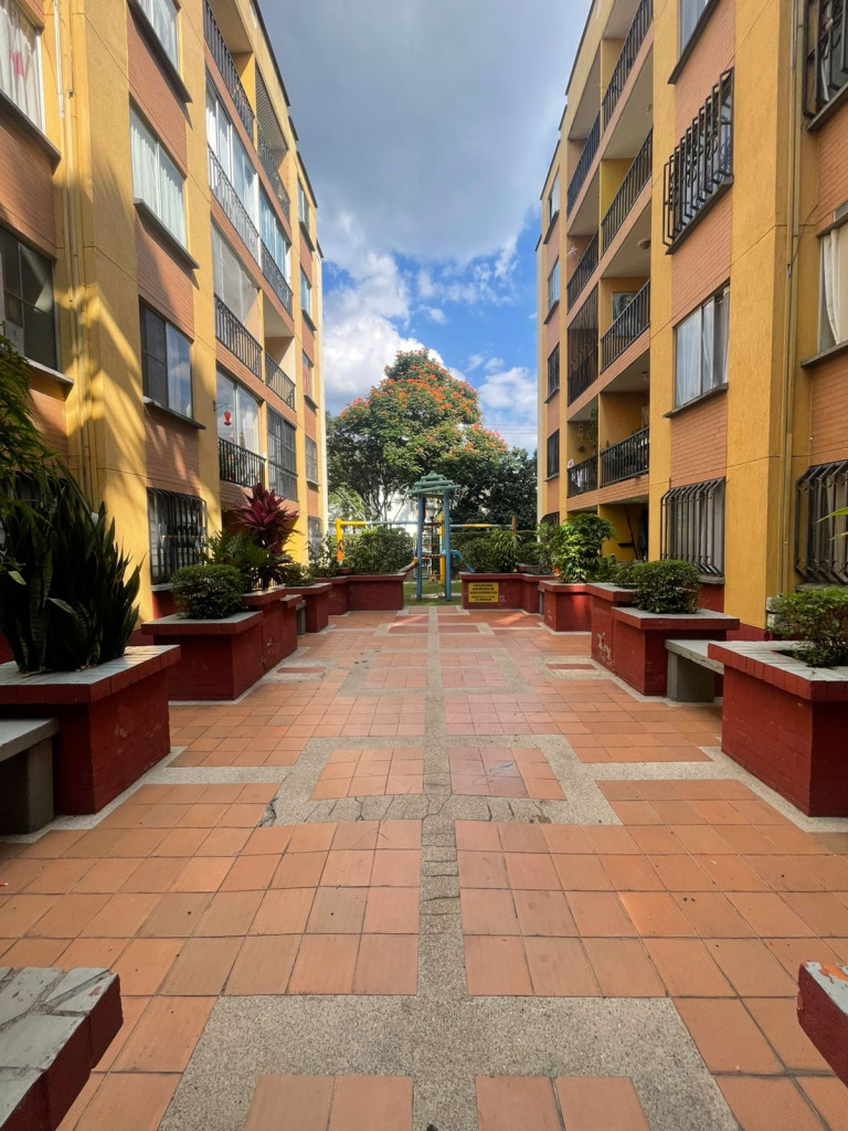 Apartamento En Venta - Primero De Mayo, Cali