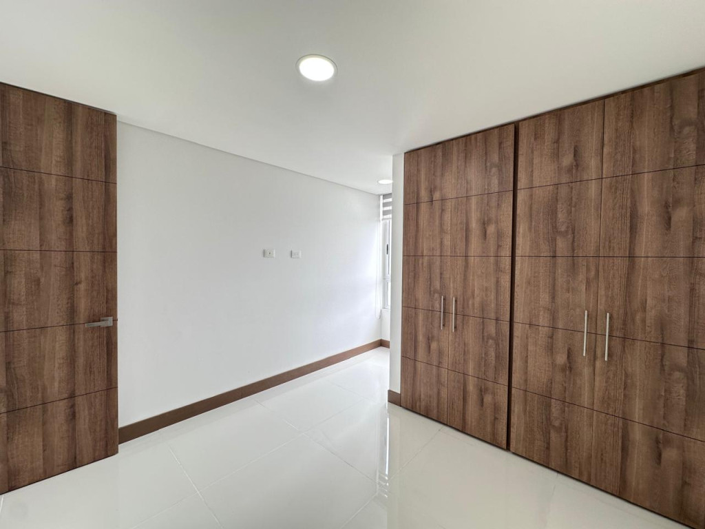Apartamento En Venta - Ciudad Jardín, Cali