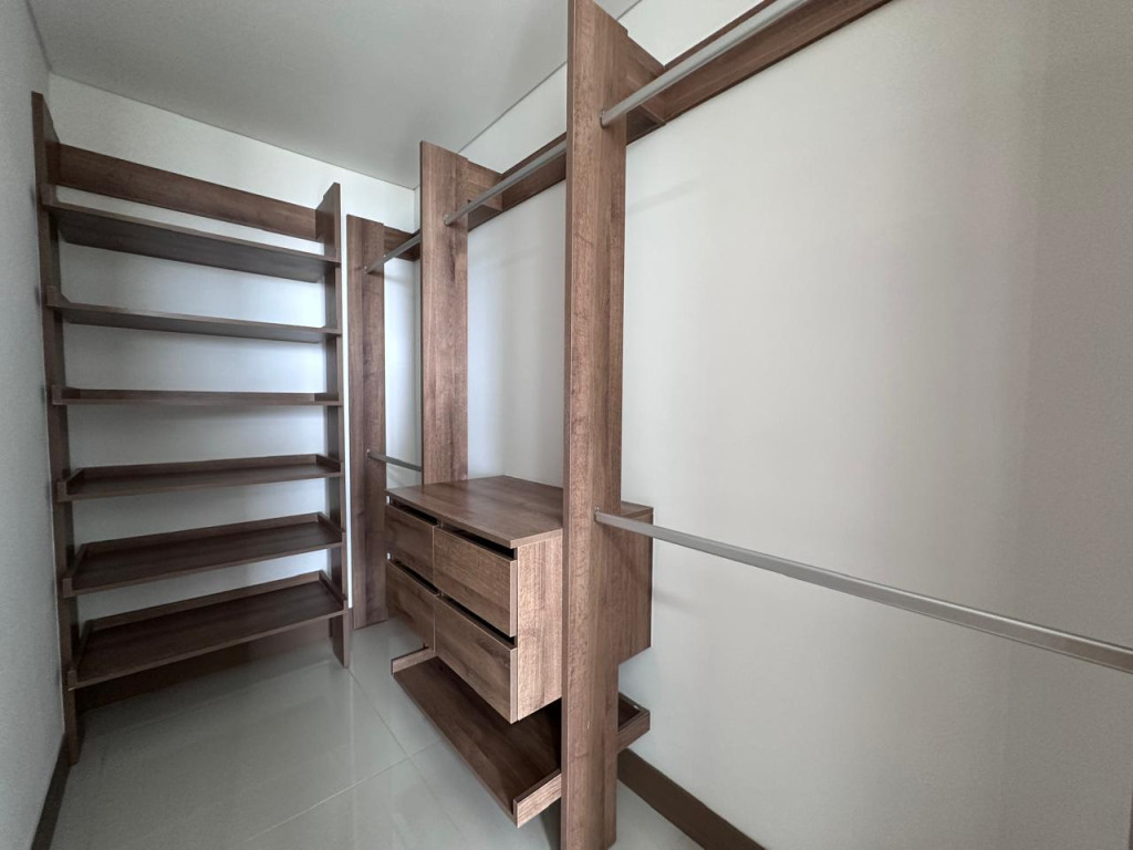 Apartamento En Venta - Ciudad Jardín, Cali