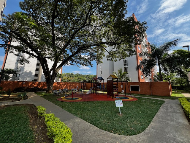 Apartamento En Venta - Valle Del Lili, Cali