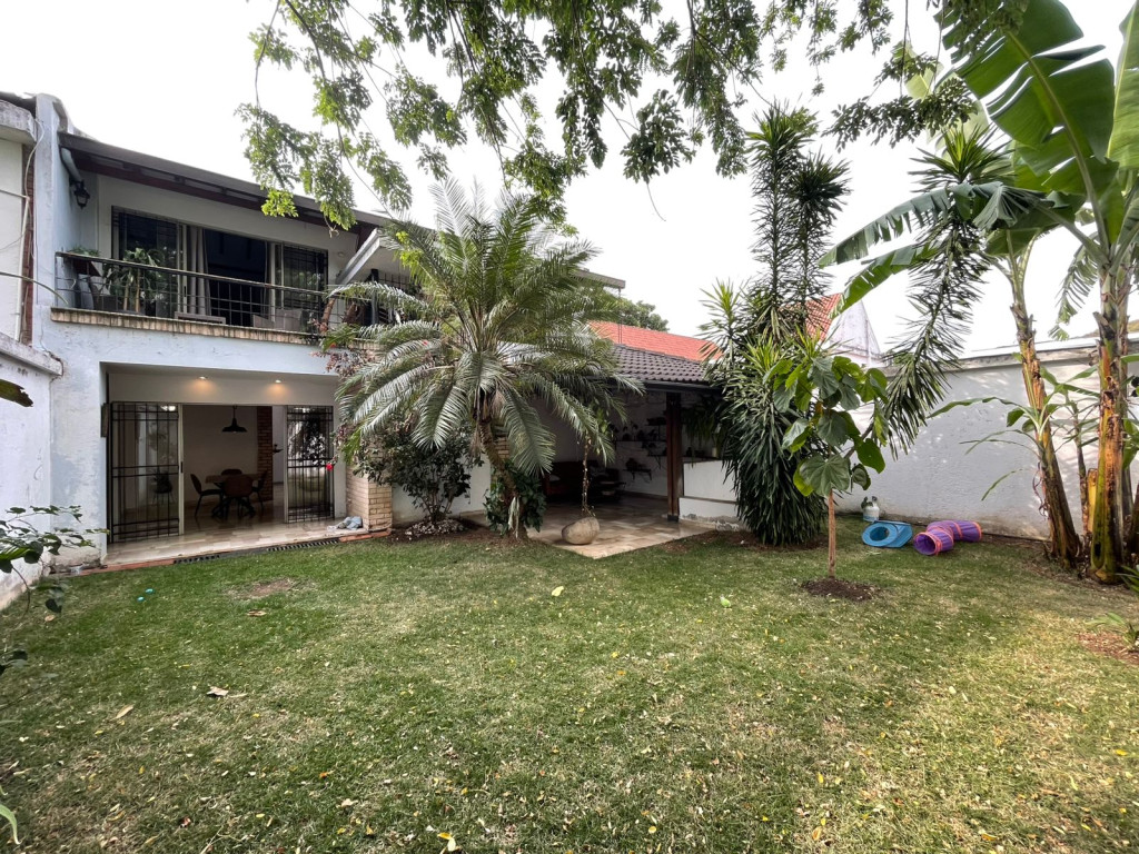 Casa En Venta - El Bosque, Cali