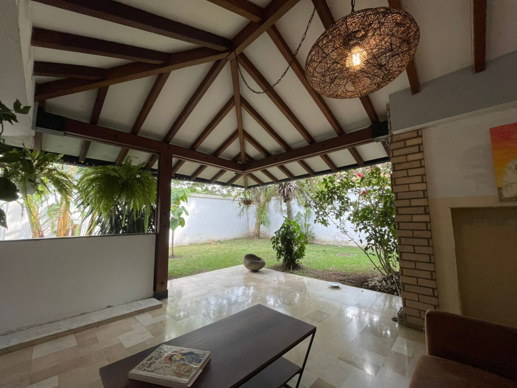 Casa En Venta - El Bosque, Cali