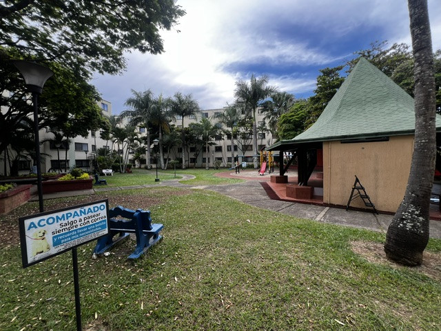 Apartamento En Venta - El Limonar, Cali
