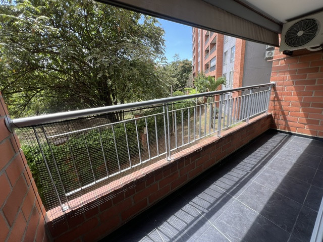 Apartamento En Venta - Ciudad Jardín, Cali
