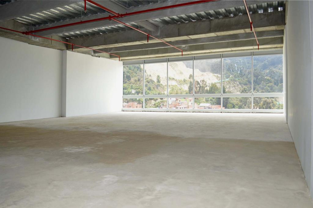 Oficina en arriendo en Bosque De Pinos, Bogotá, 158 m² · foto 2 de 19