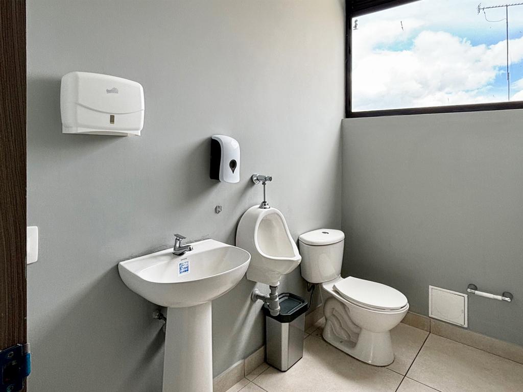 Local en arriendo en Galerías, Bogotá, 96 m² · foto 6 de 6