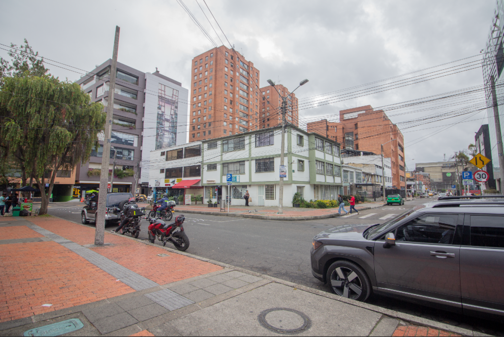 Local en arriendo en El Lago, Bogotá, 50 m² · foto 21 de 24