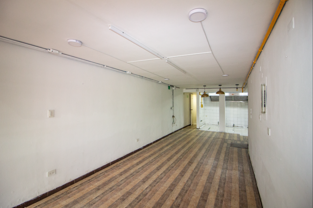 Local en arriendo en El Lago, Bogotá, 50 m² · foto 2 de 24