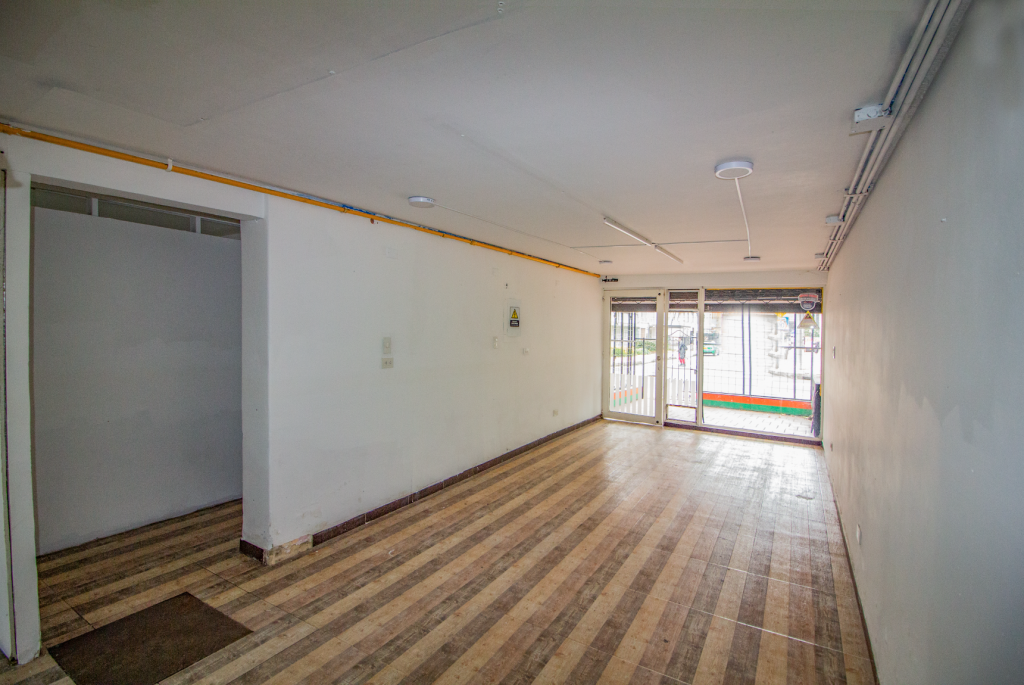 Local en arriendo en El Lago, Bogotá, 50 m² · foto 4 de 24
