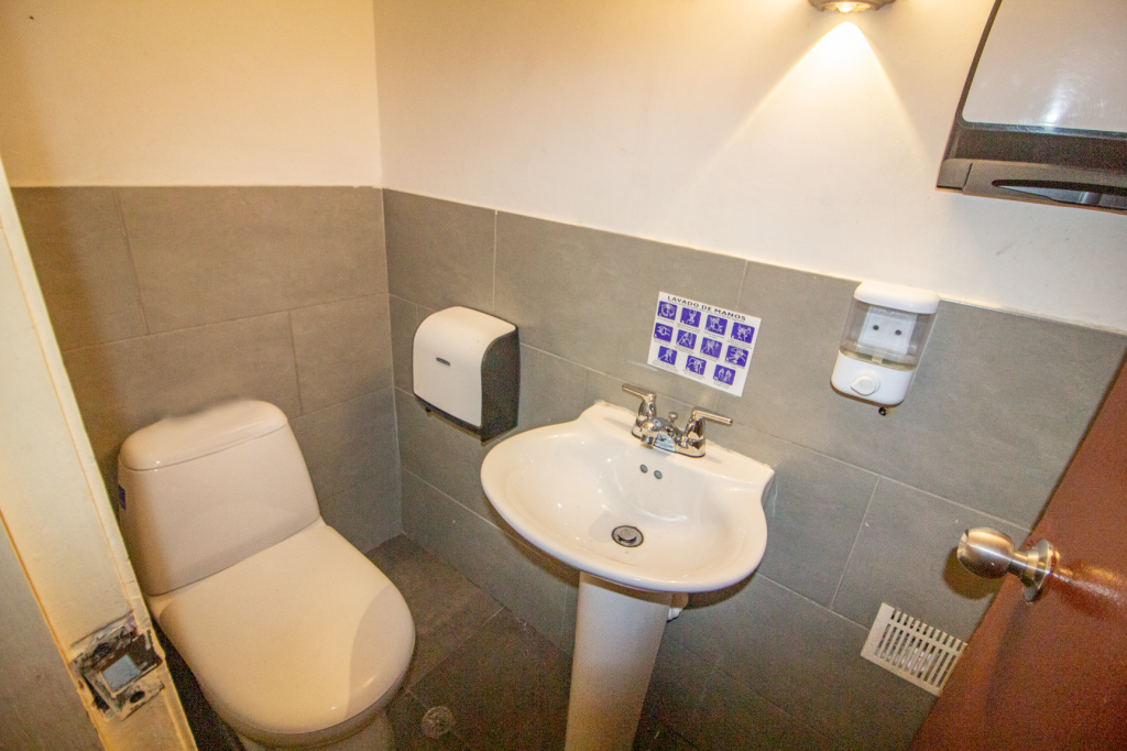 Local en arriendo en El Lago, Bogotá, 50 m² · foto 8 de 24