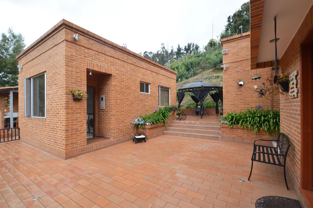 Casa de 4 alcobas en venta en Yerbabuena, Bogotá, 400 m² · foto 20 de 24