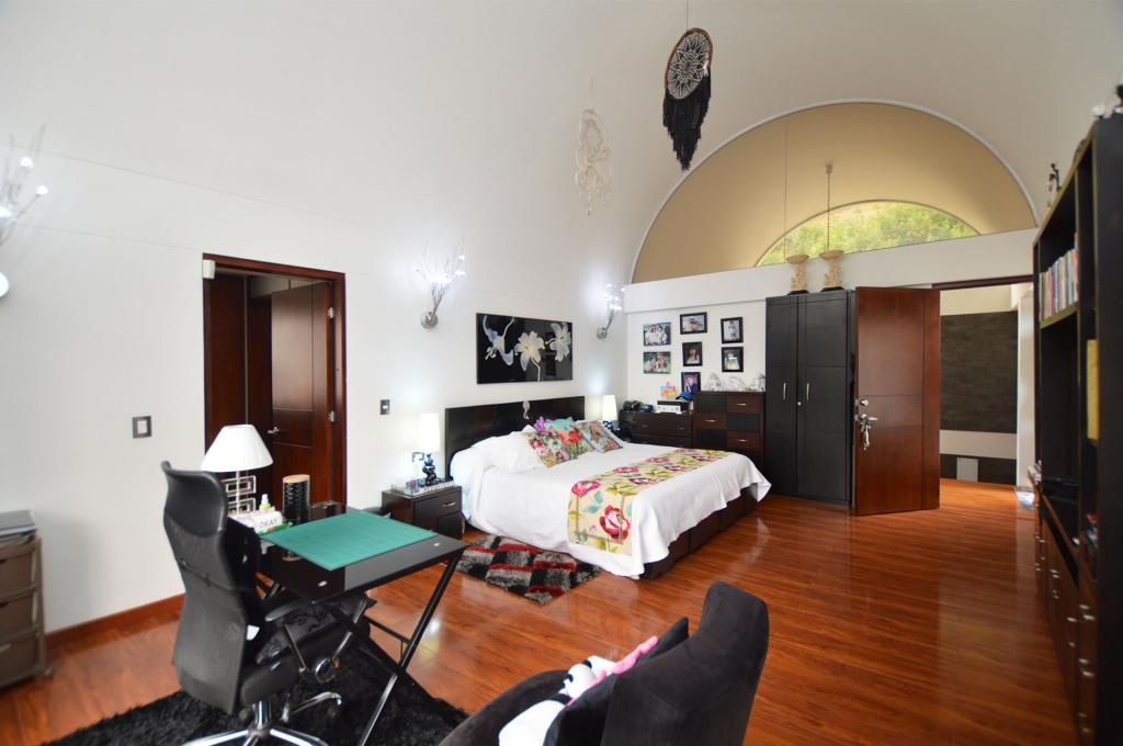 Casa de 4 alcobas en venta en Yerbabuena, Bogotá, 400 m² · foto 15 de 24
