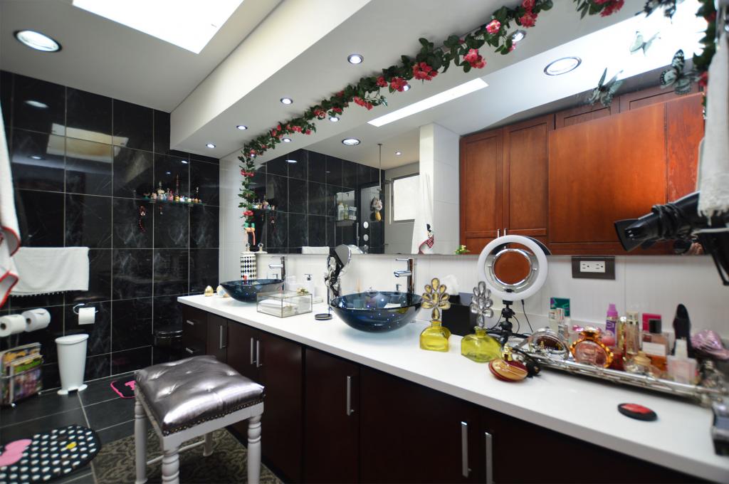 Casa de 4 alcobas en venta en Yerbabuena, Bogotá, 400 m² · foto 16 de 24