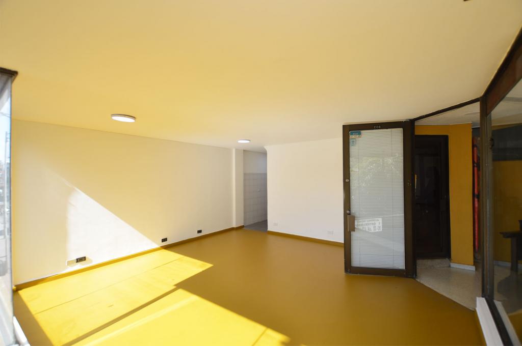 Local en arriendo en Galerías, Bogotá, 28 m² · foto 3 de 7