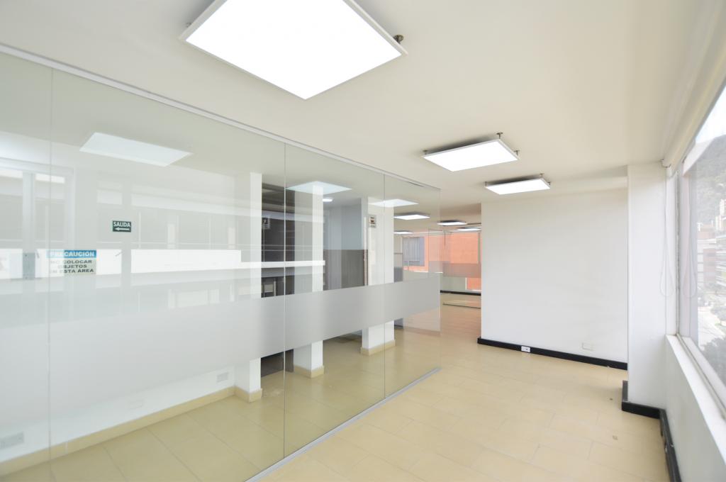 Oficina en arriendo en Chico Norte, Bogotá, 314 m² · foto 23 de 24