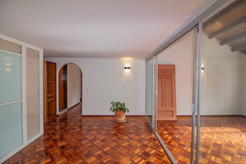Oficina en arriendo en La Castellana, Bogotá, 130 m² · foto 2 de 22