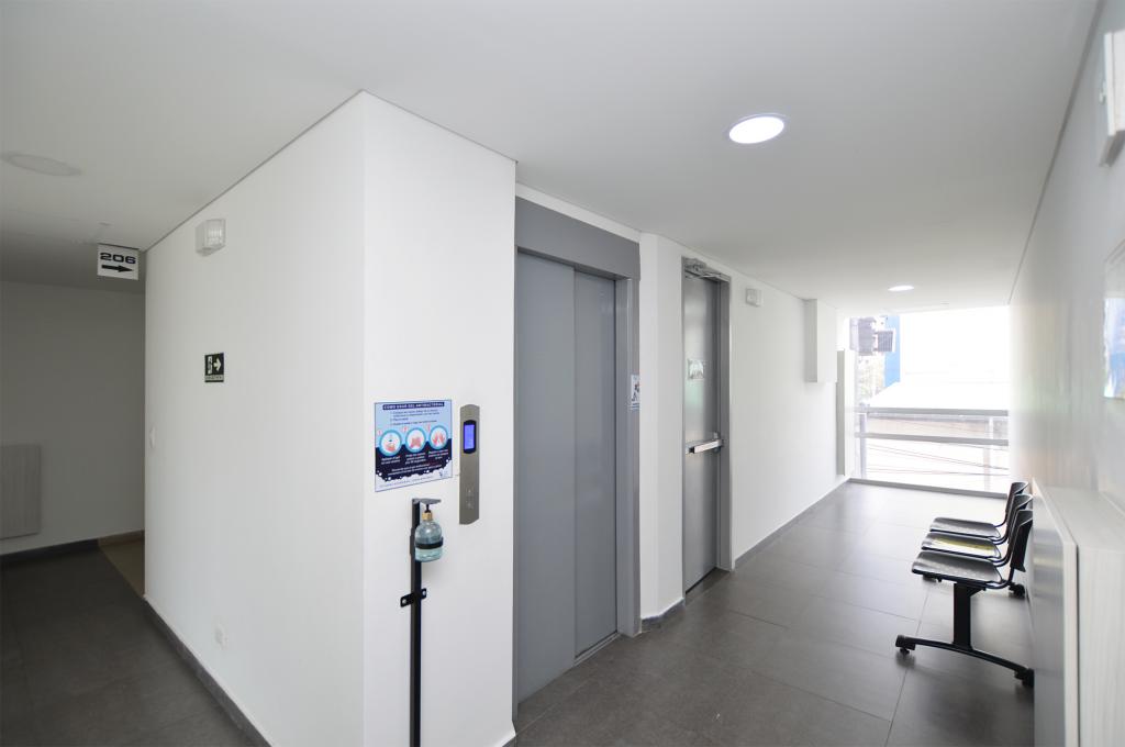 Consultorio en arriendo en La Castellana, Bogotá, 35 m² · foto 5 de 8