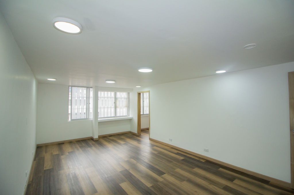 Oficina en arriendo en Polo Club, Bogotá, 50 m² · foto 2 de 6