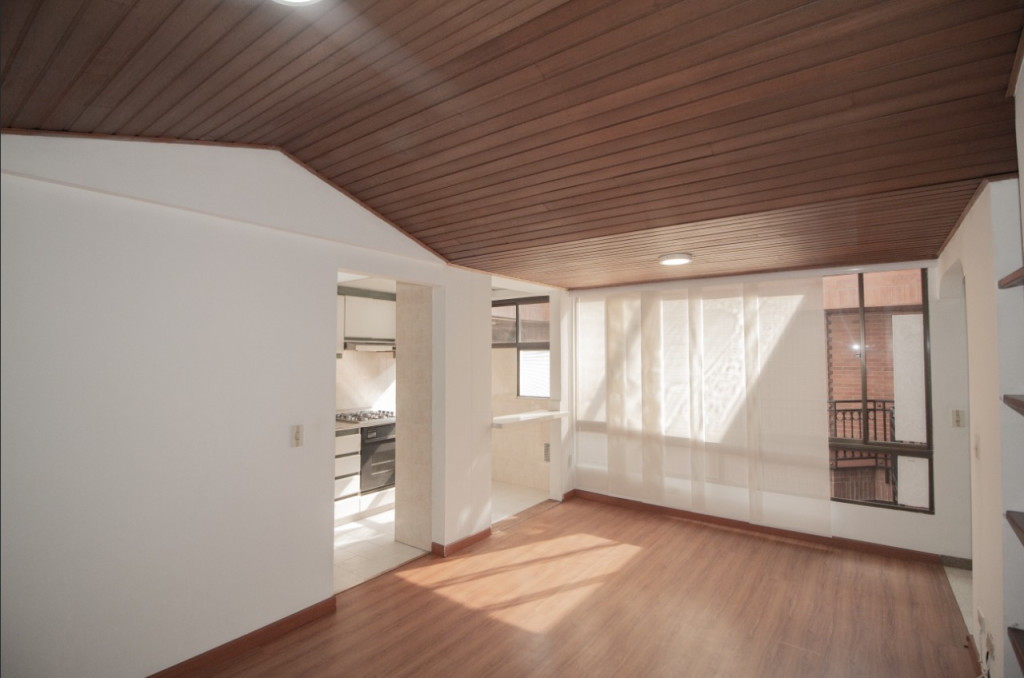 {{ ucwords(strtolower($similar['type'])) }}