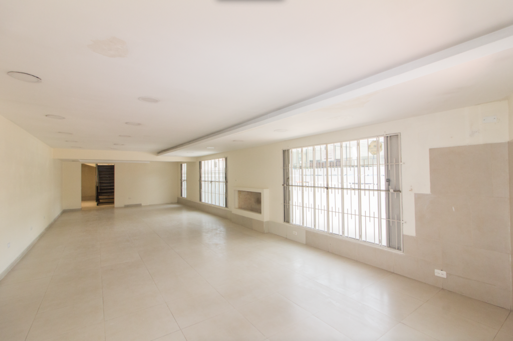 Casa de 7 alcobas en arriendo en San Patricio, Bogotá, 385 m² · foto 10 de 19