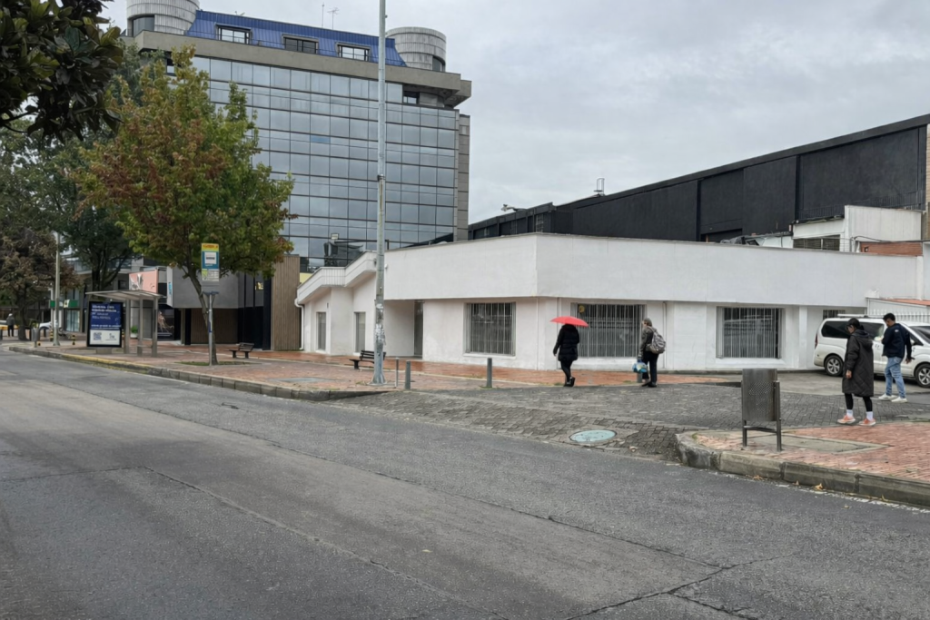 Casa de 7 alcobas en arriendo en San Patricio, Bogotá, 385 m² · foto 2 de 19