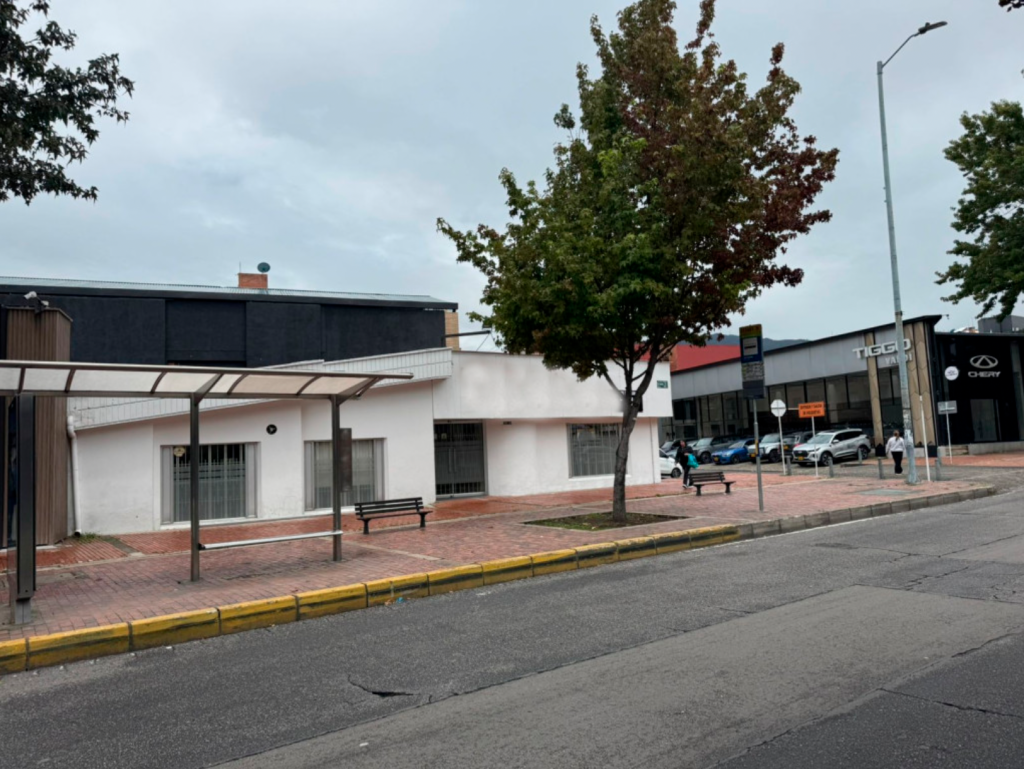 Casa de 7 alcobas en arriendo en San Patricio, Bogotá, 385 m² · foto 7 de 19