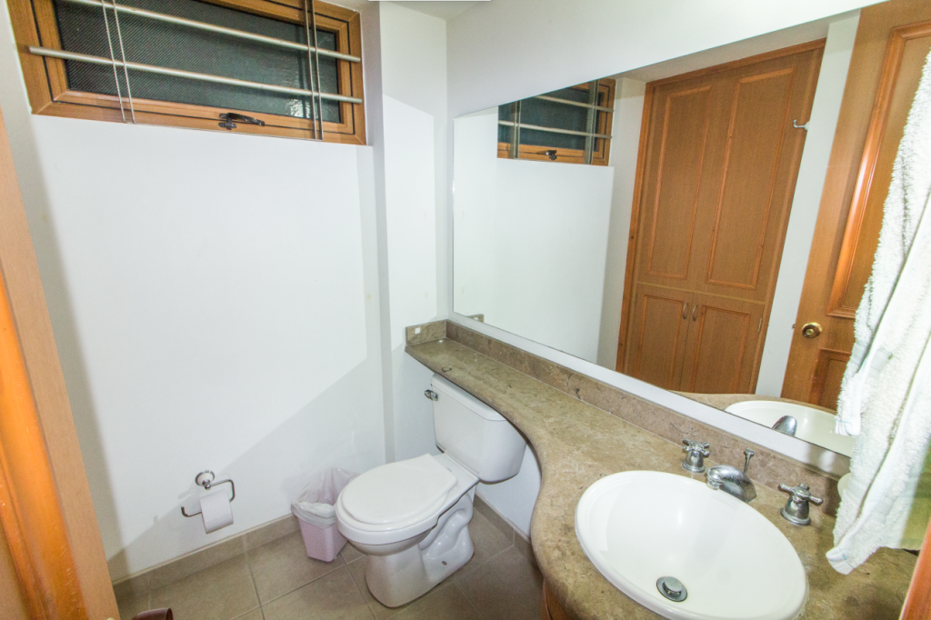 Apartamento de 4 alcobas en venta en Cedritos, Bogotá, 165 m² · foto 4 de 22