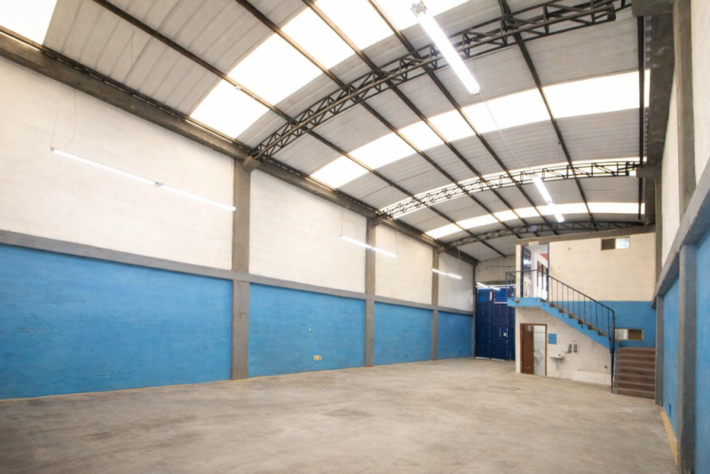 Bodega en venta en San Fernando, Bogotá, 194 m² · foto 3 de 11