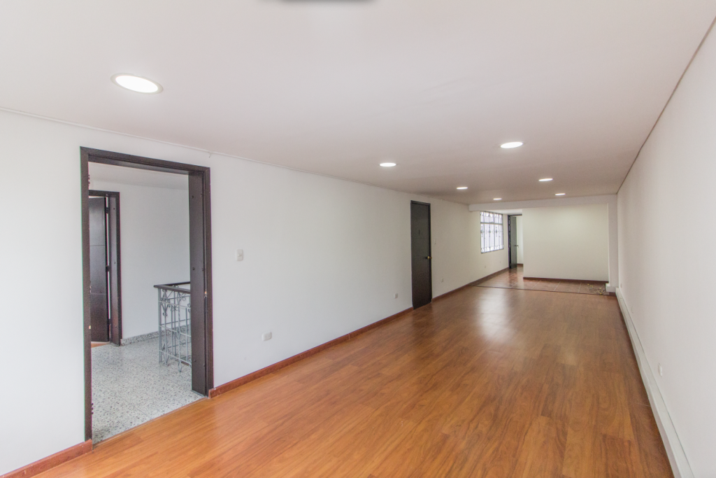 Local en arriendo en La Castellana, Bogotá, 130 m² · foto 2 de 24