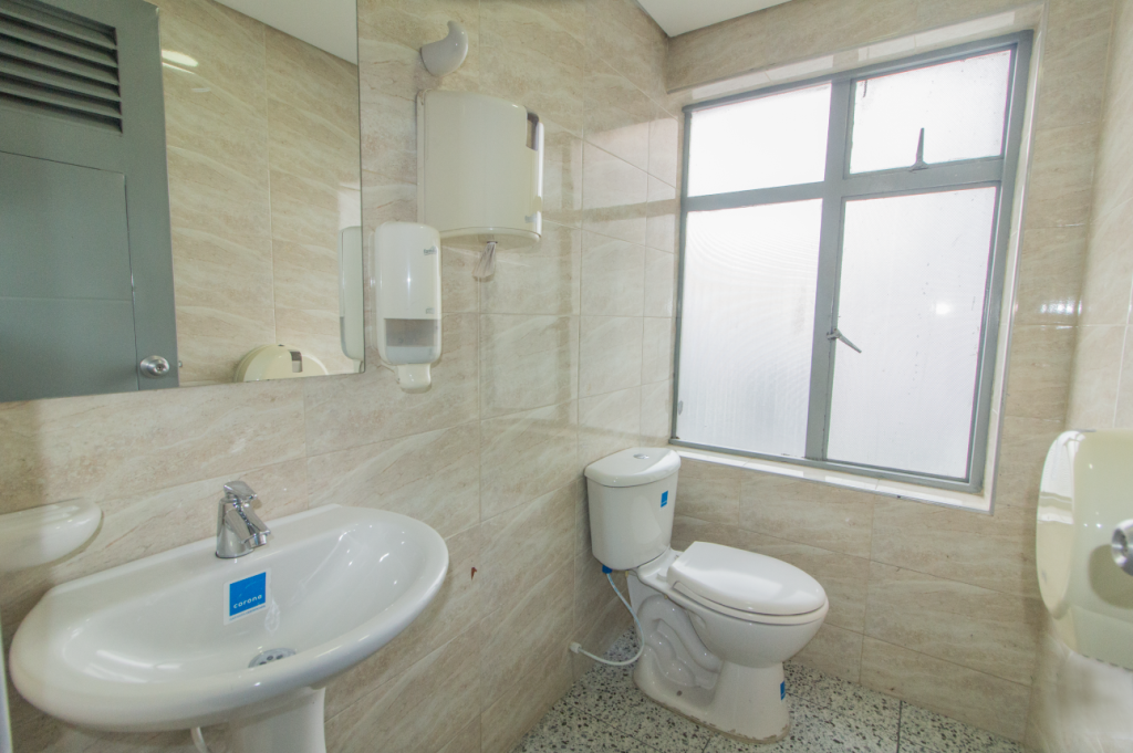 Local en arriendo en La Castellana, Bogotá, 130 m² · foto 15 de 24