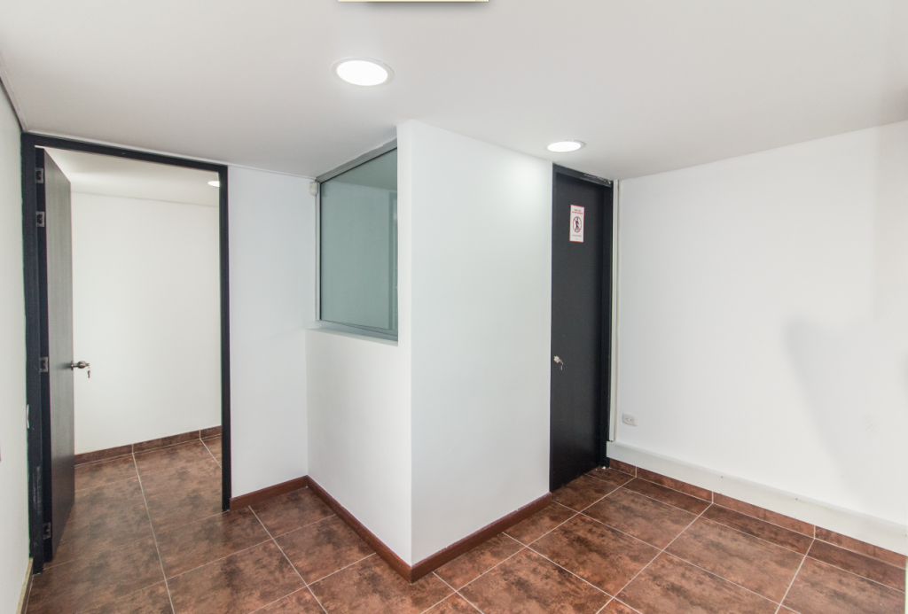 Local en arriendo en La Castellana, Bogotá, 130 m² · foto 5 de 24