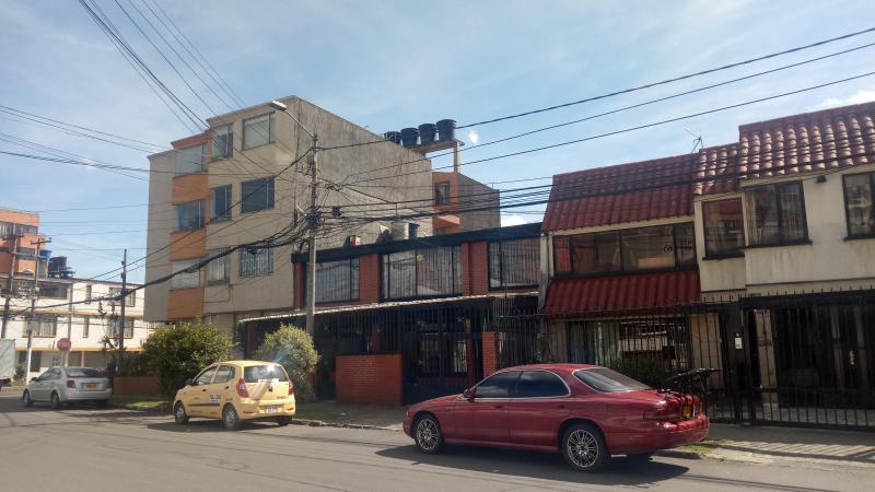 Casa de 5 alcobas en venta en Normandia Ii Sector, Bogotá, 313 m² · foto 4 de 8