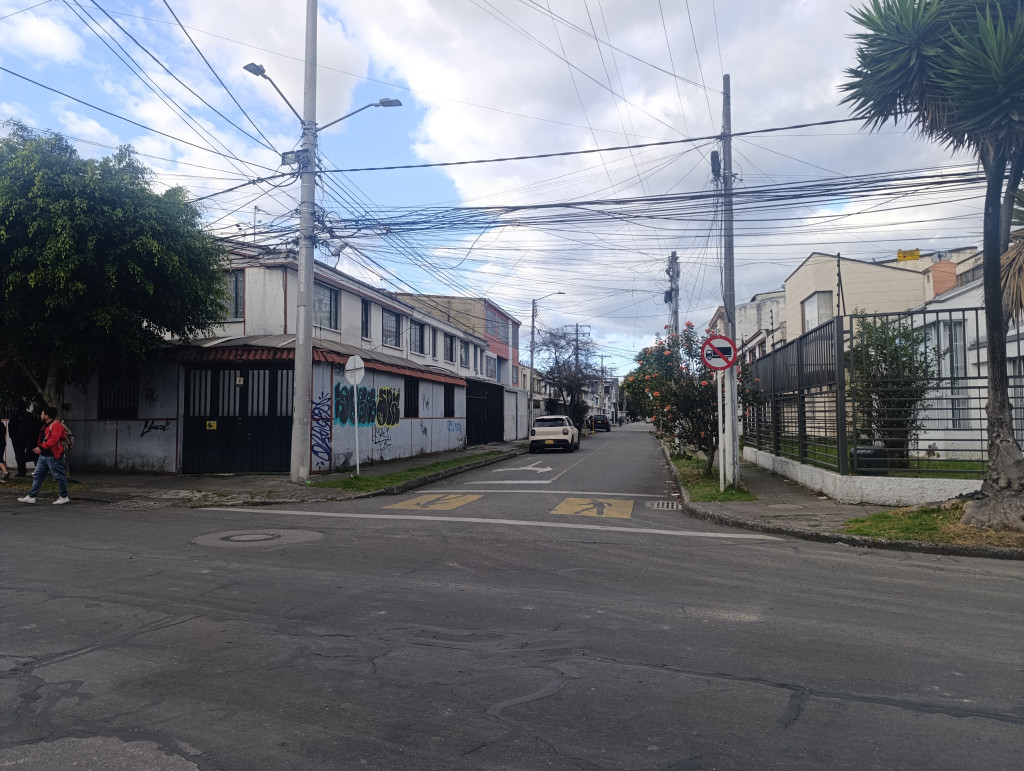 Casa de 5 alcobas en venta en Normandia Ii Sector, Bogotá, 313 m² · foto 5 de 8