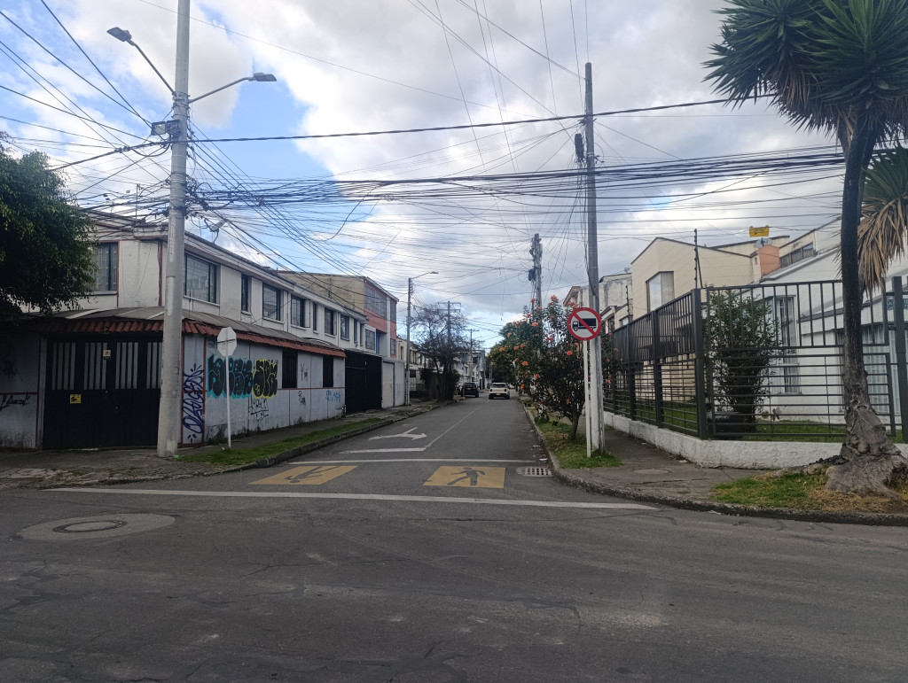 Casa de 5 alcobas en venta en Normandia Ii Sector, Bogotá, 313 m² · foto 7 de 8