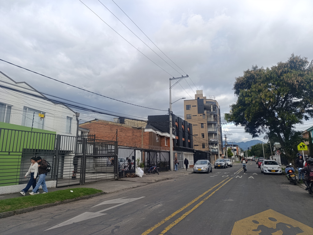 Casa de 5 alcobas en venta en Normandia Ii Sector, Bogotá, 313 m² · foto 8 de 8