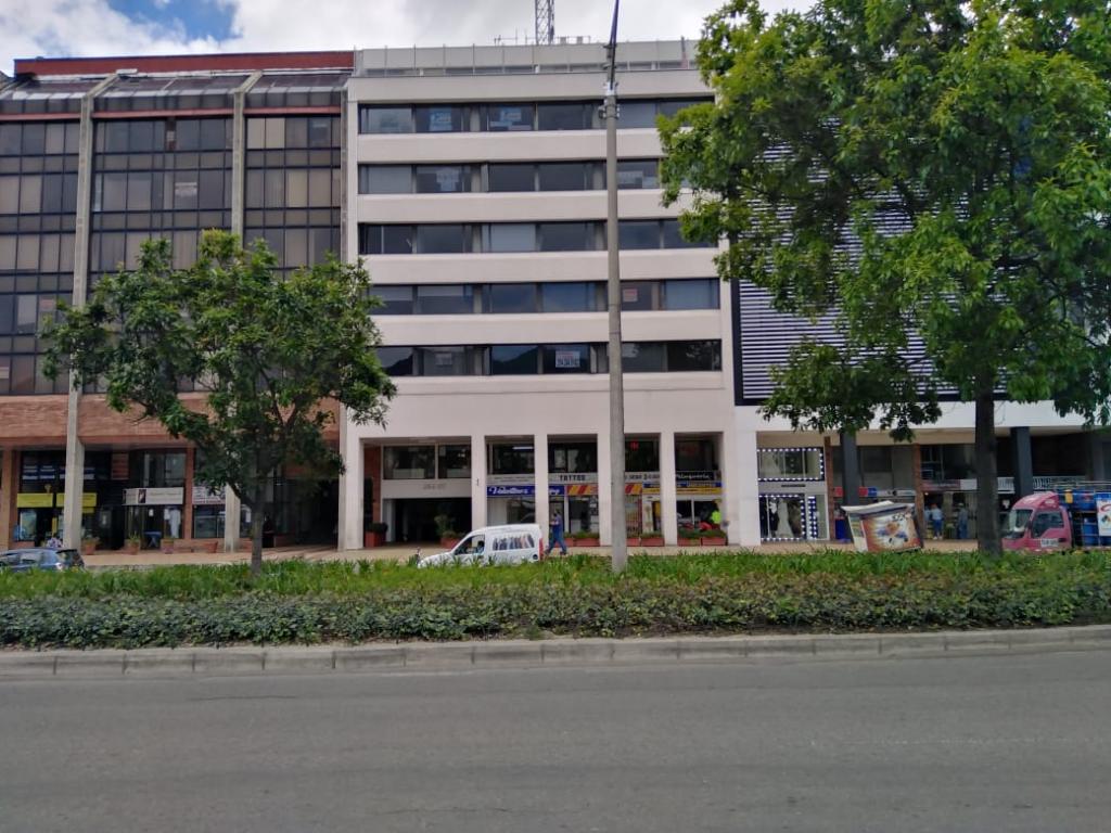 Oficina en venta en Unicentro, Bogotá, 24 m² · foto 6 de 7
