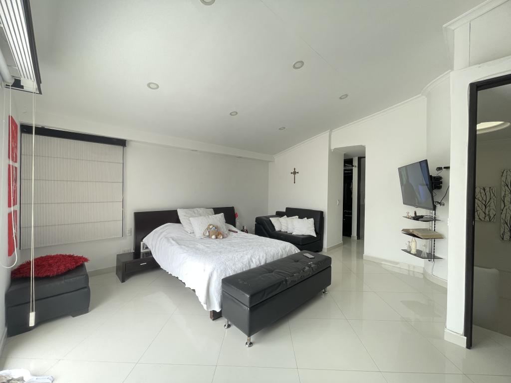 Apartamento de 3 alcobas en venta en Cedro Golf, Bogotá, 118 m² · foto 16 de 24