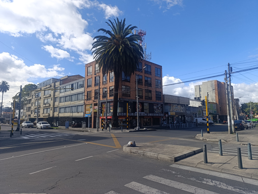 Casa de 8 alcobas en venta en Galerias, Bogotá, 857 m² · foto 10 de 14