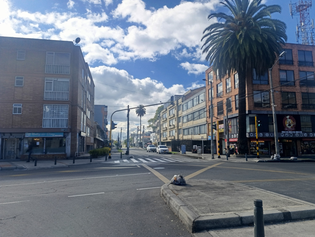 Casa de 8 alcobas en venta en Galerias, Bogotá, 857 m² · foto 13 de 14